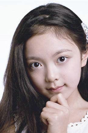 杨妍妍个人资料,才华横溢的年轻艺术家，多才多艺的人生探索者